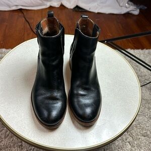 Kirk-Ease Mindo Stacked Heel 7M Black Leather Pull-on Ankle Boots Booties